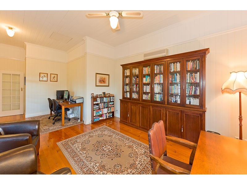 53 Bank Road, Graceville QLD 4075