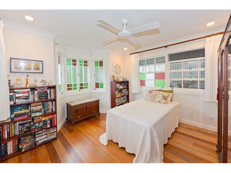 53 Bank Road, Graceville QLD 4075