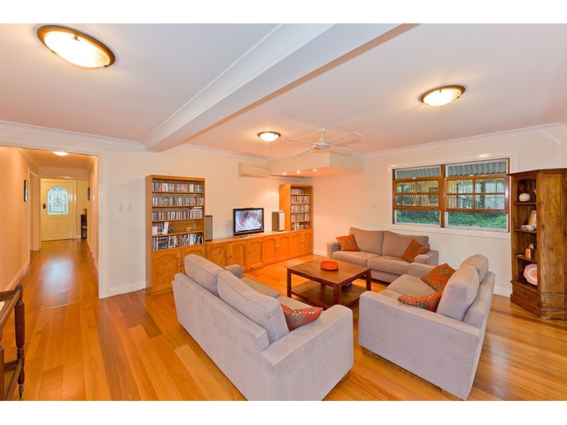 53 Bank Road, Graceville QLD 4075