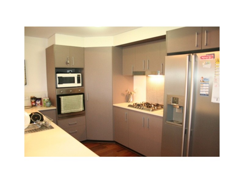 18/327 Verney Road East, Graceville QLD 4075