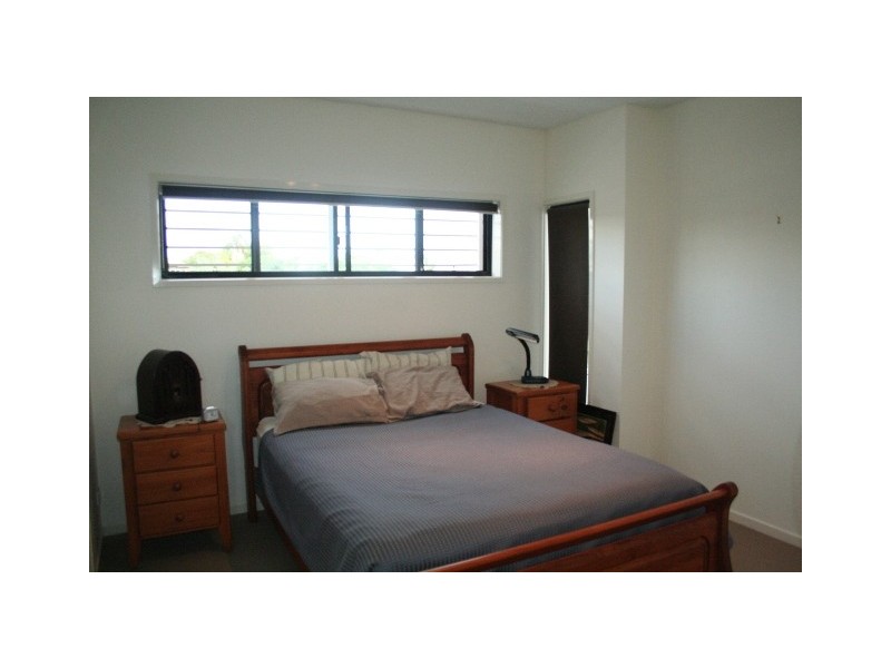 18/327 Verney Road East, Graceville QLD 4075