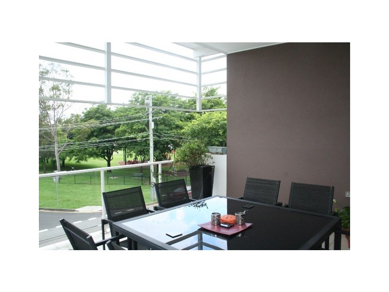 18/327 Verney Road East, Graceville QLD 4075