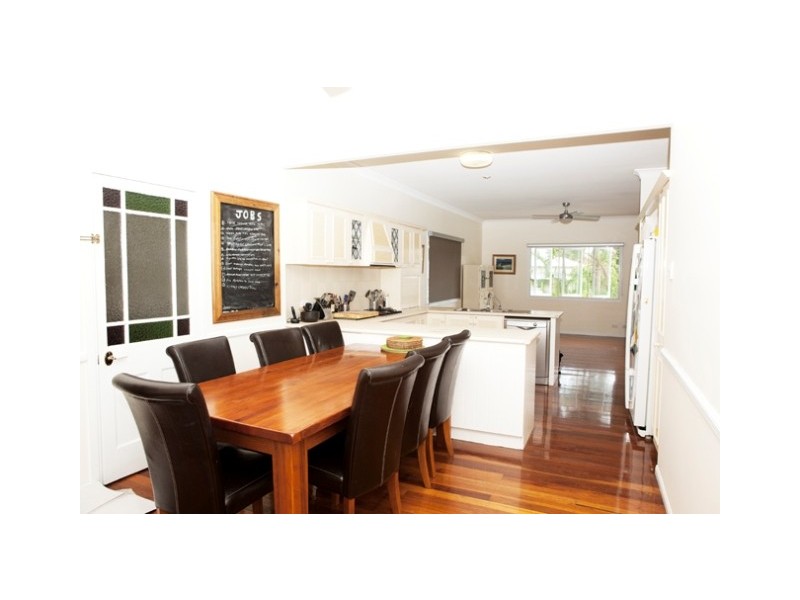 32 Central Avenue, Sherwood QLD 4075