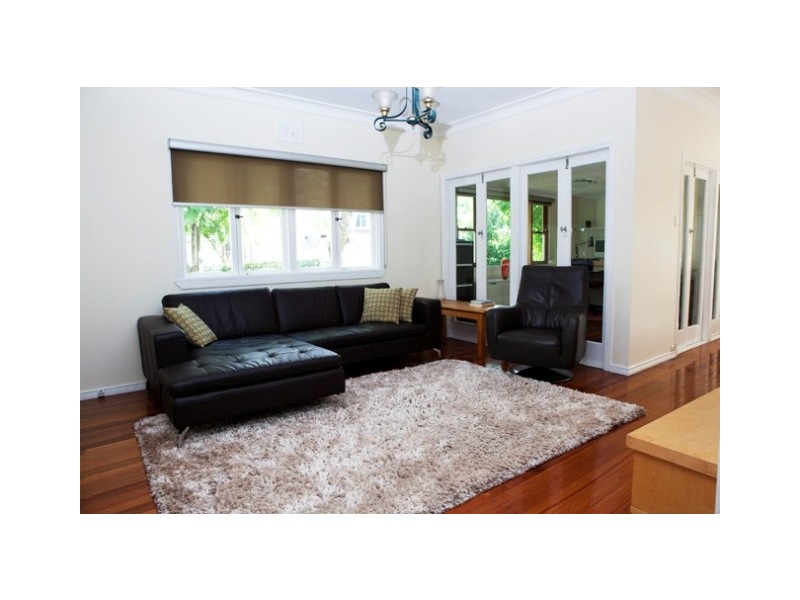 32 Central Avenue, Sherwood QLD 4075