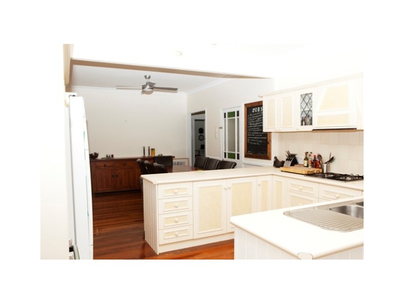 32 Central Avenue, Sherwood QLD 4075