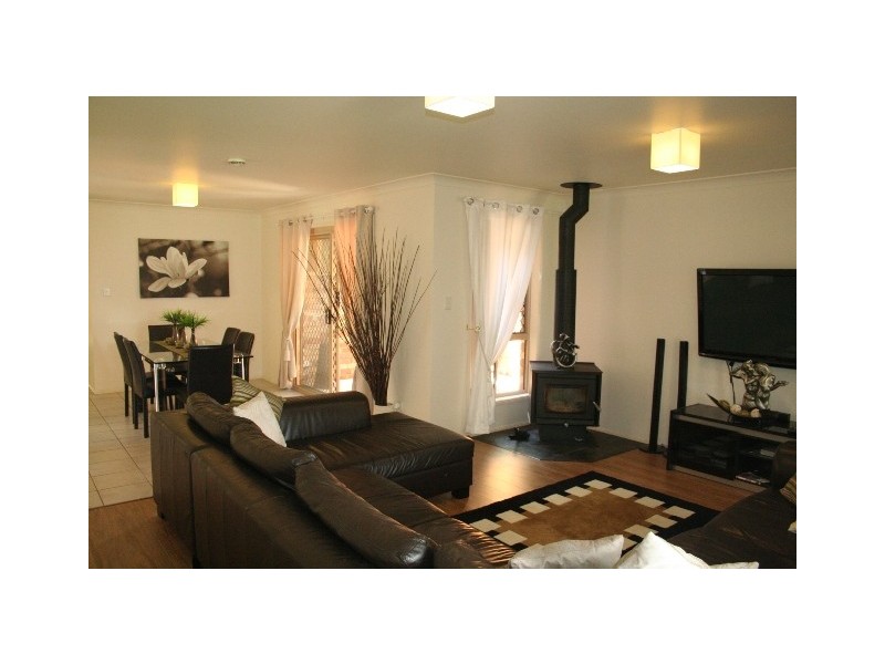 10 Harris Place, Seventeen Mile Rocks QLD 4073