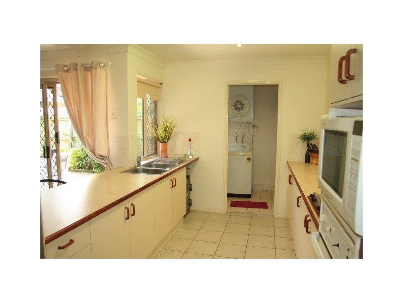 10 Harris Place, Seventeen Mile Rocks QLD 4073