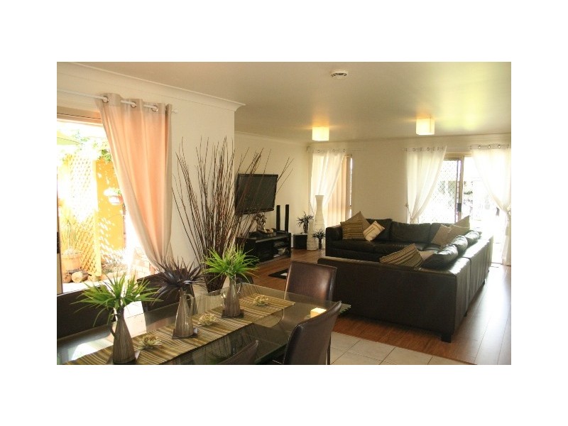 10 Harris Place, Seventeen Mile Rocks QLD 4073