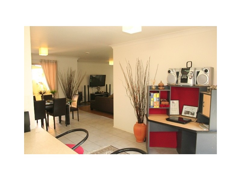 10 Harris Place, Seventeen Mile Rocks QLD 4073