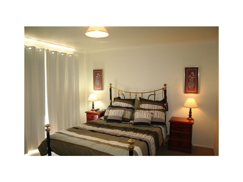 10 Harris Place, Seventeen Mile Rocks QLD 4073