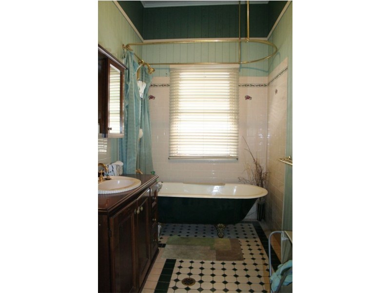 176 Appel Street, Graceville QLD 4075