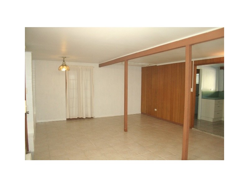 8 Eddystone Road, Corinda QLD 4075