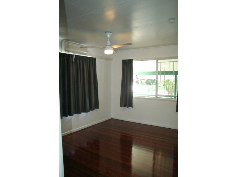 8 Eddystone Road, Corinda QLD 4075