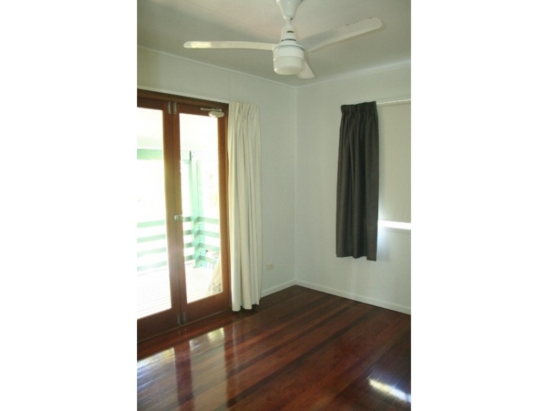 8 Eddystone Road, Corinda QLD 4075