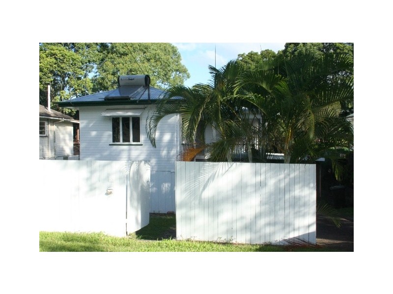 35 Logan Avenue, Oxley QLD 4075