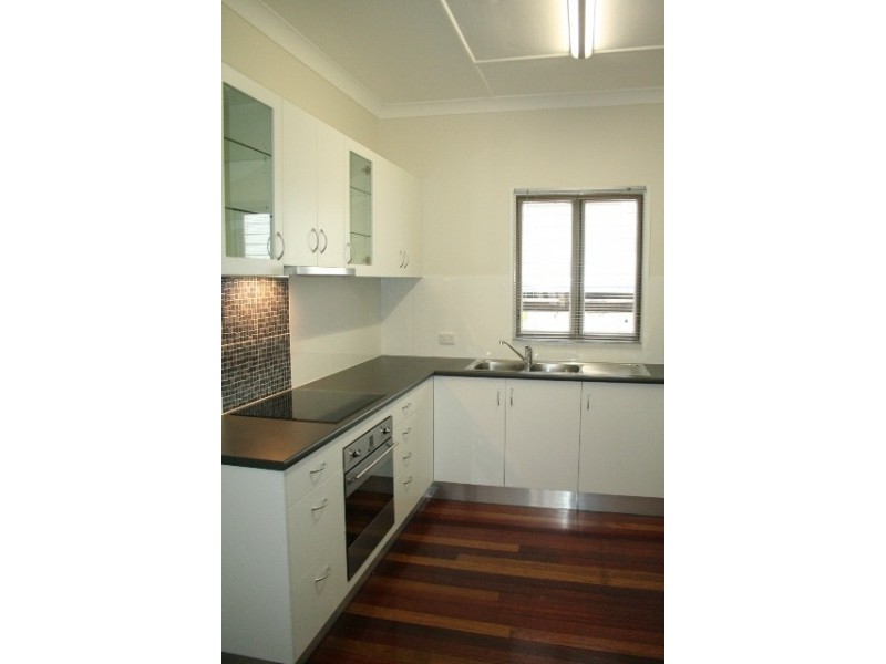 136 Central Avenue, Sherwood QLD 4075