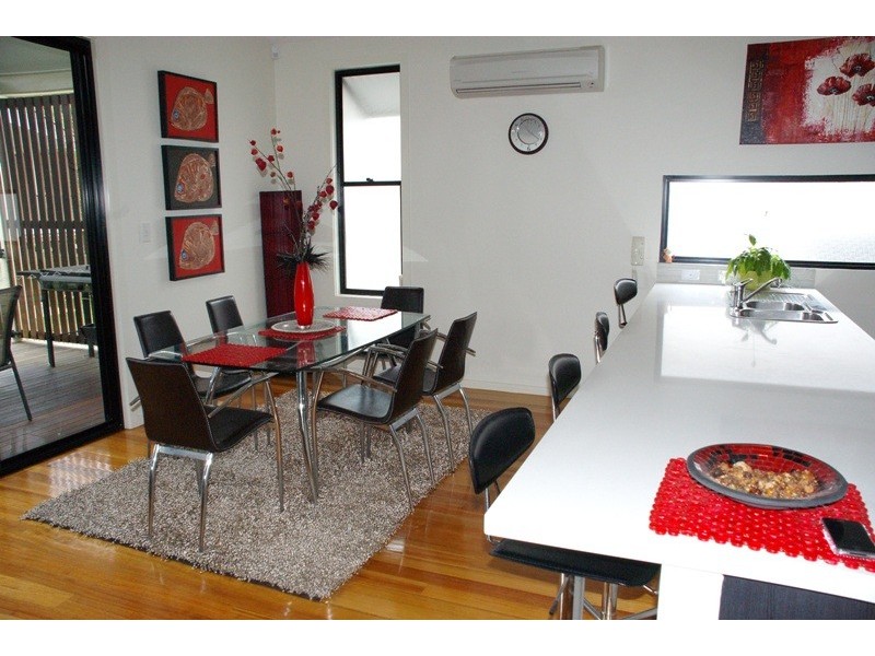 242 Verney Road East, Graceville QLD 4075