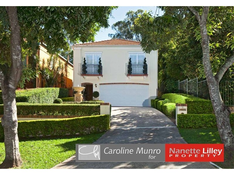 9 Darvall Street, Taringa QLD 4068