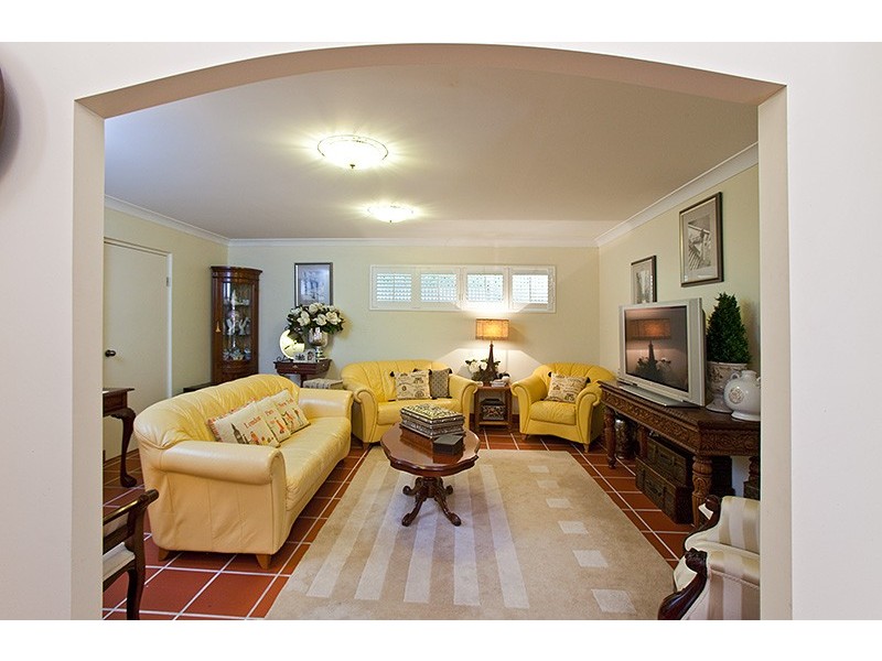 9 Darvall Street, Taringa QLD 4068