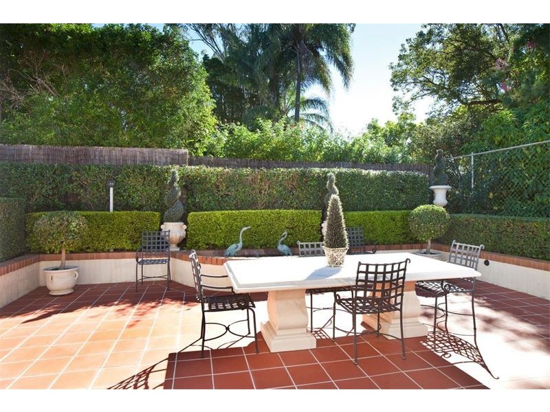 9 Darvall Street, Taringa QLD 4068