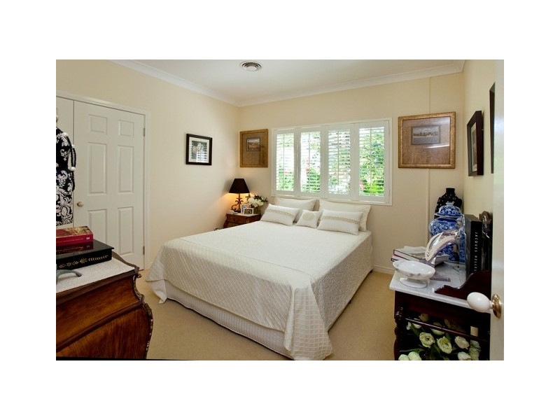 9 Darvall Street, Taringa QLD 4068