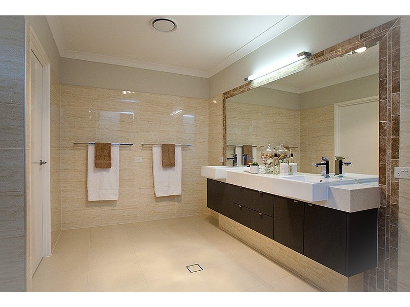 16 Lorikeet Close, Fig Tree Pocket QLD 4069
