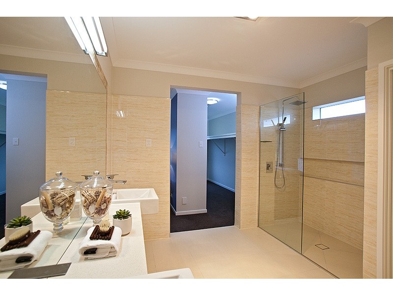 16 Lorikeet Close, Fig Tree Pocket QLD 4069