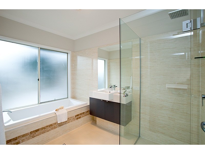 16 Lorikeet Close, Fig Tree Pocket QLD 4069