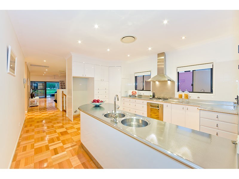 32 Chelmer Street East, Chelmer QLD 4068