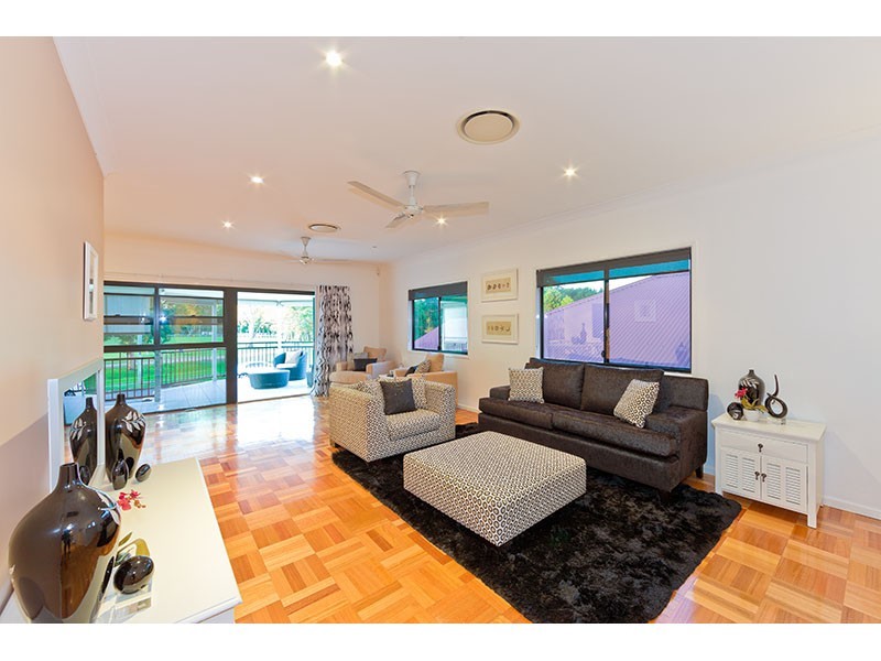 32 Chelmer Street East, Chelmer QLD 4068