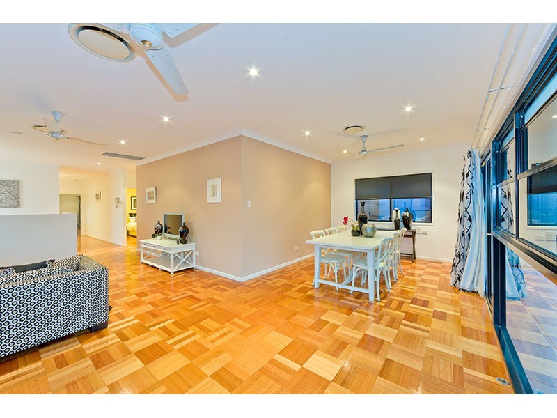 32 Chelmer Street East, Chelmer QLD 4068