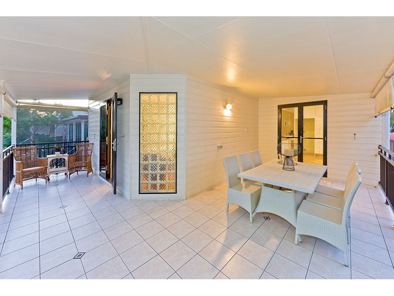 32 Chelmer Street East, Chelmer QLD 4068