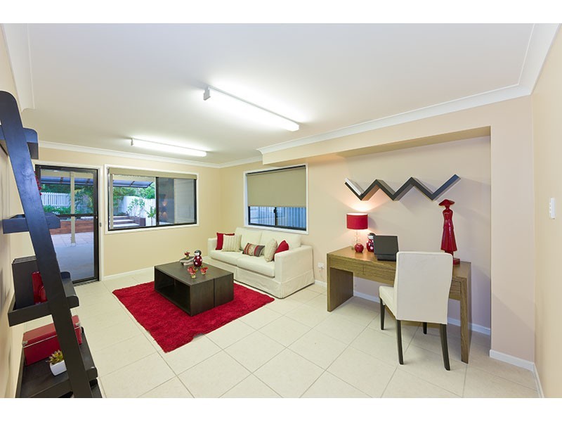 32 Chelmer Street East, Chelmer QLD 4068