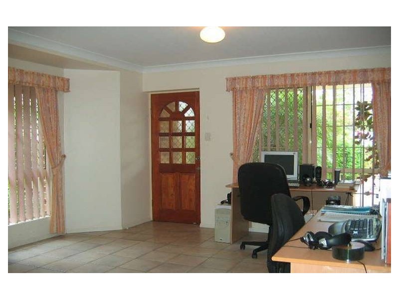 6/30 Rennie St, Indooroopilly QLD 4068