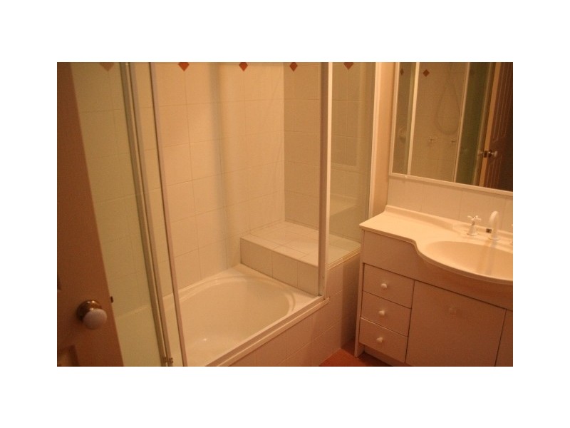 6/30 Rennie St, Indooroopilly QLD 4068