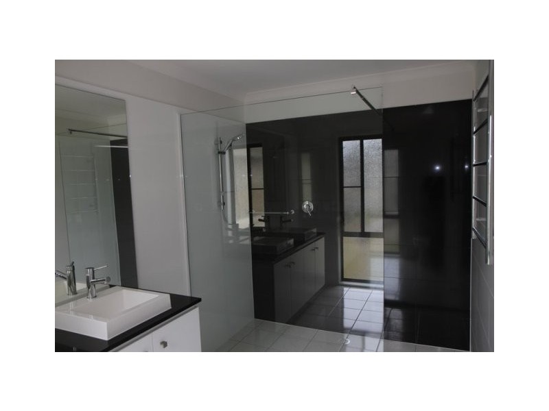 751 Oxley Road, Corinda QLD 4075