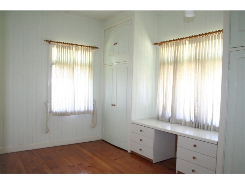 10 Elizabeth Street, Sherwood QLD 4075