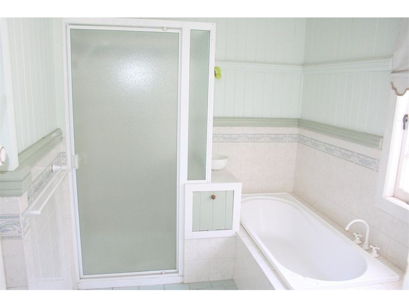 10 Elizabeth Street, Sherwood QLD 4075