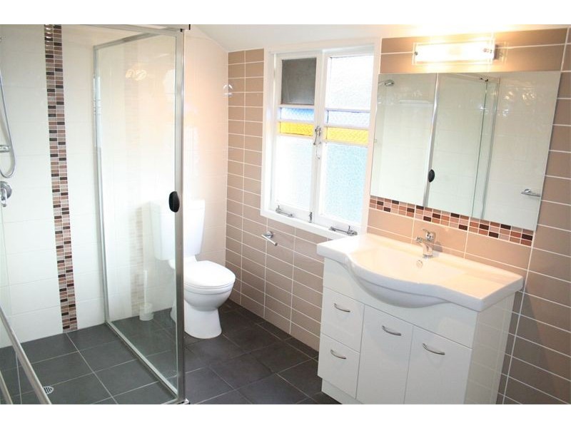 12 Cook Street, Oxley QLD 4075