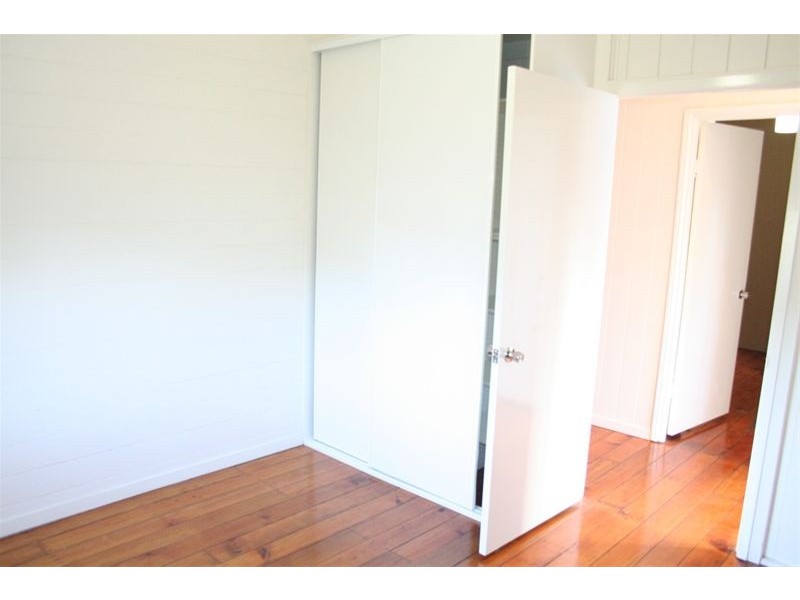 12 Cook Street, Oxley QLD 4075