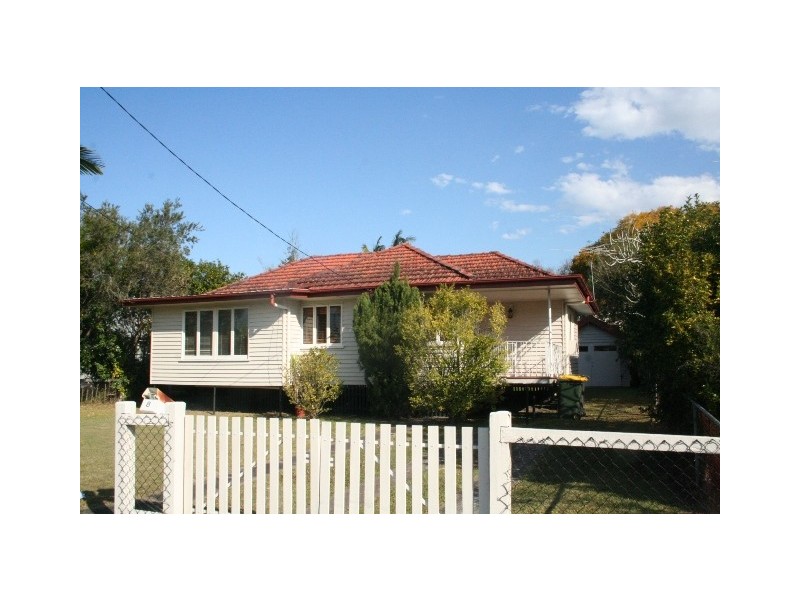 8 Wylie Street, Graceville QLD 4075