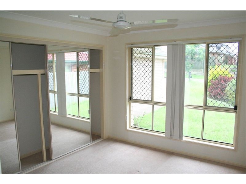 48 Gleneagles Crescent, Oxley QLD 4075