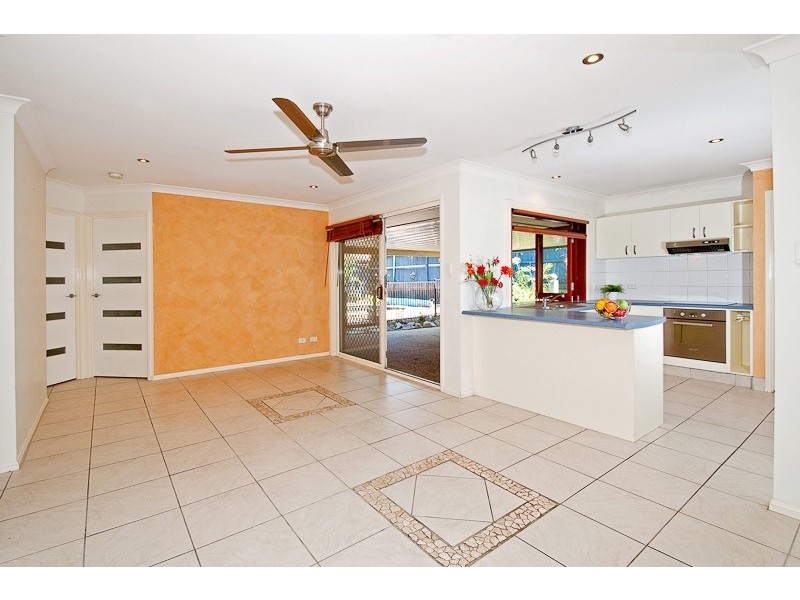 2 Merion Close, Oxley QLD 4075