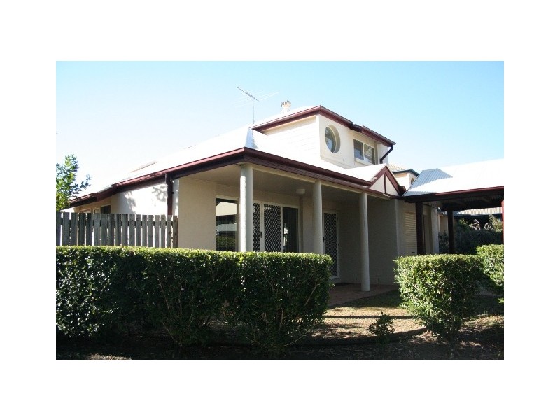 8/82 Russell Tce, Indooroopilly QLD 4068