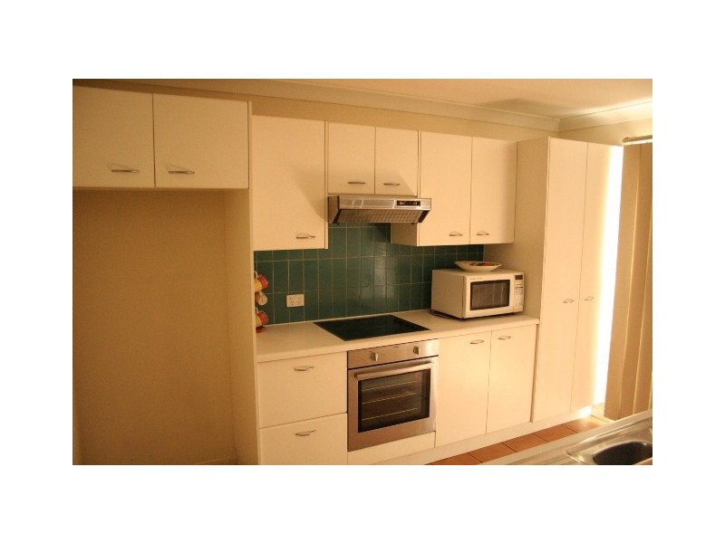 8/82 Russell Tce, Indooroopilly QLD 4068