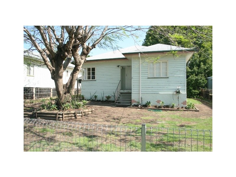 9 Waratah Ave, Graceville QLD 4075