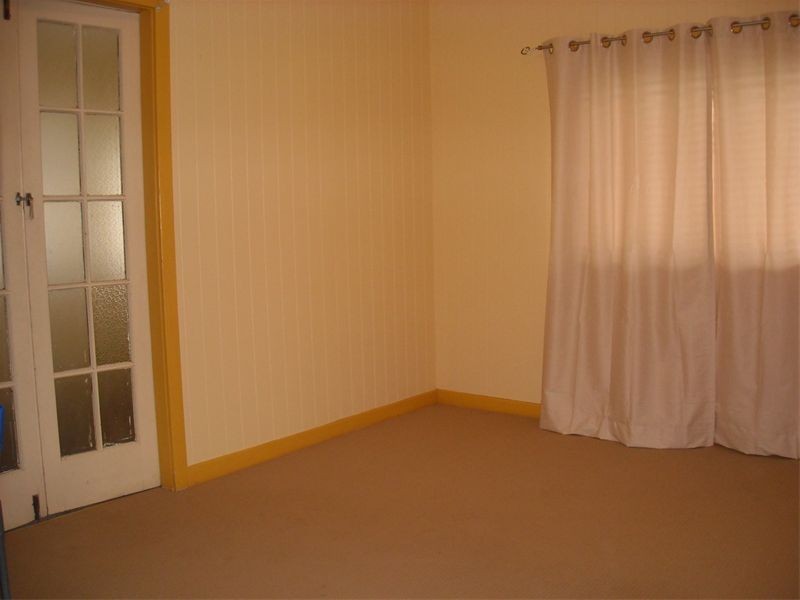 18 Blackheath Road, Oxley QLD 4075