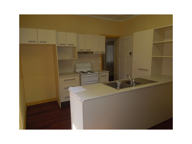 18 Blackheath Road, Oxley QLD 4075