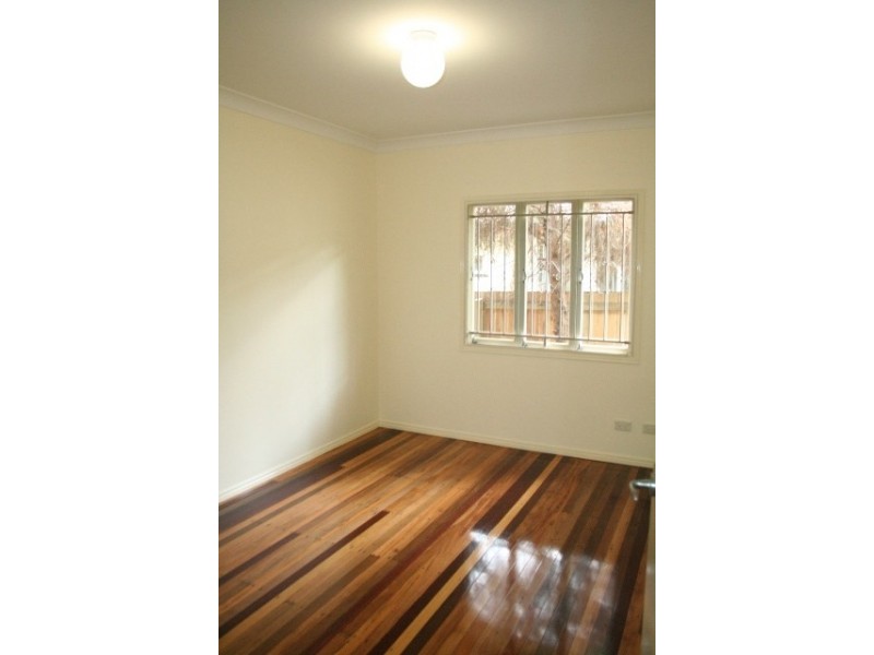 271 Long Street East, Graceville QLD 4075