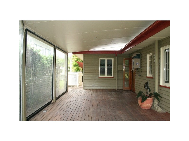 271 Long Street East, Graceville QLD 4075